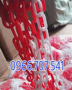 HÌNH ẢNH DÂY XÍCH NHỰA TRẮNG ĐỎ