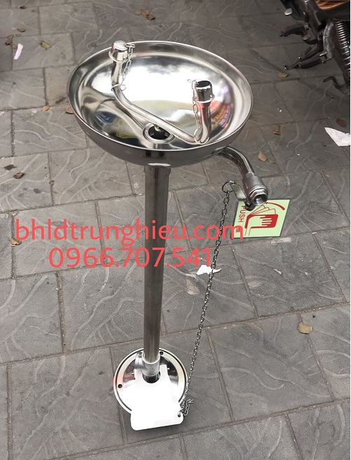 CÂY ĐỨNG RỬA MẮT KHẨN CẤP