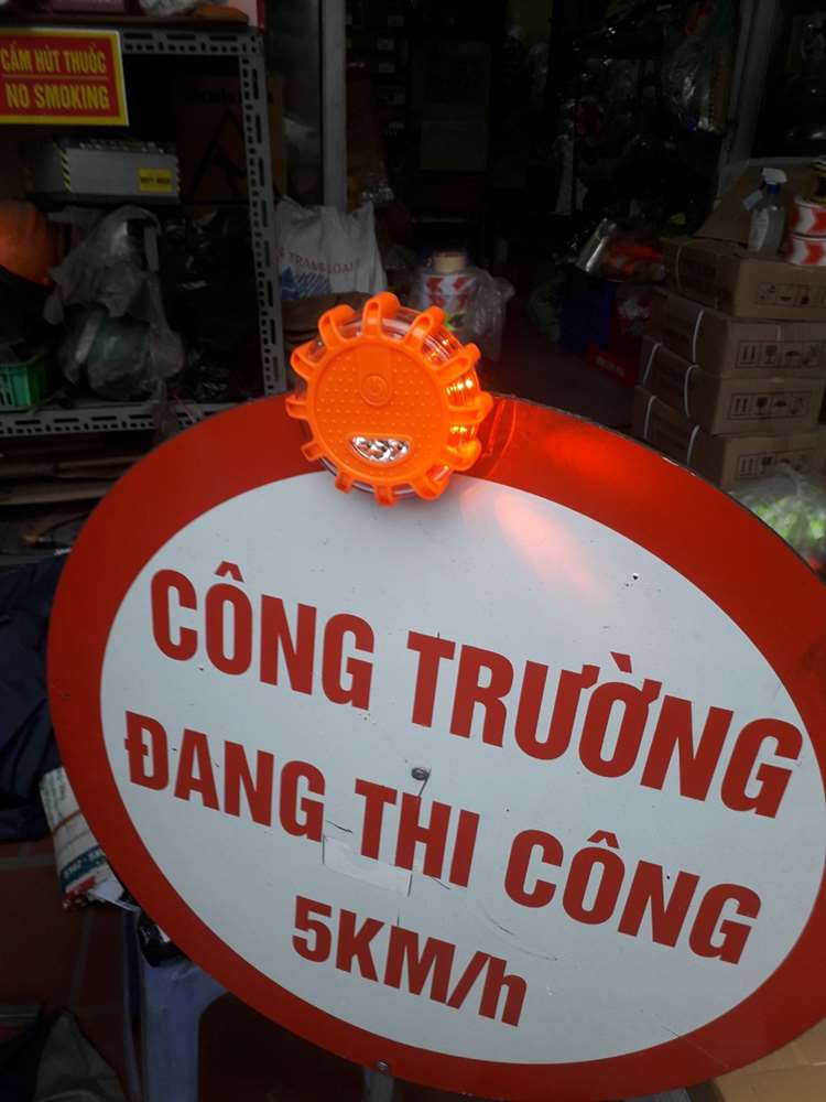 Đèn xoay cảnh báo công trường