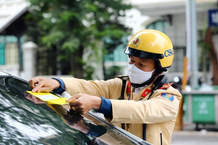 Kiểm tra phạt nguội